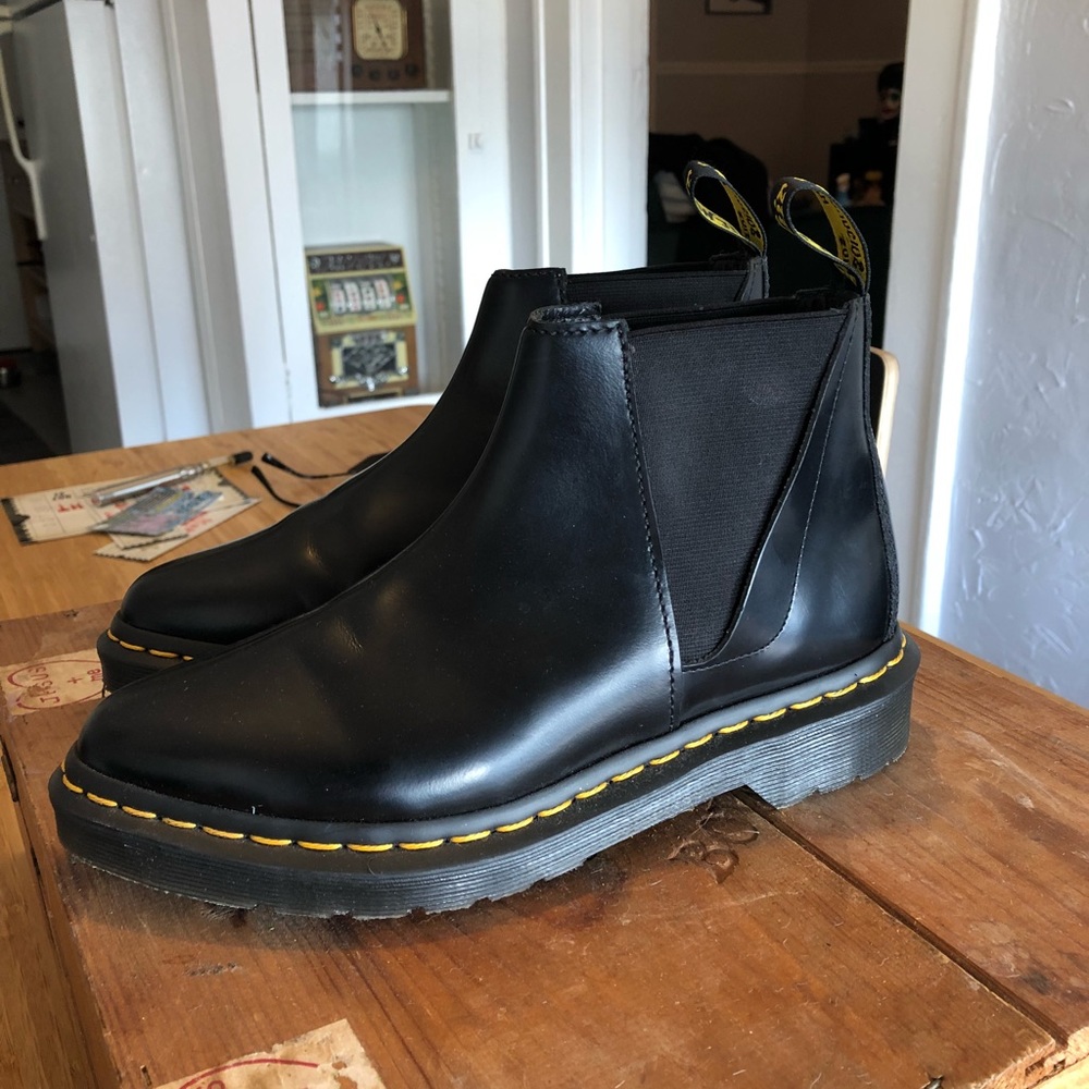 Dr. Marten “Chelsea” ankle boot